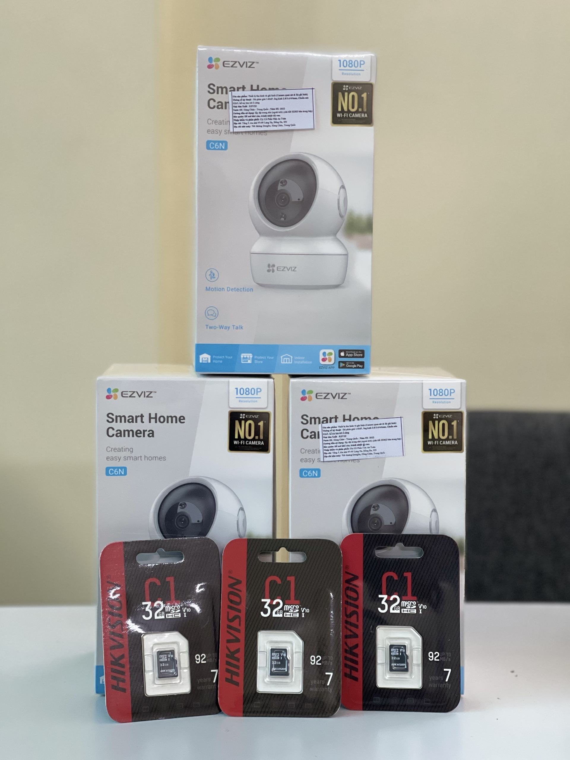Camera-wifi-thong-minh-quay-quet-2MP-EZVIZ-C6N